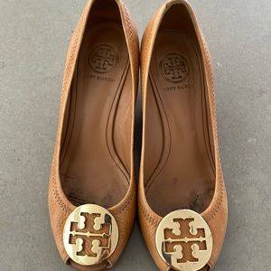 Tory Burch Womens Shoes Size 7M Sally Royal Tan Veg Leather Peep Toe Pumps Reva